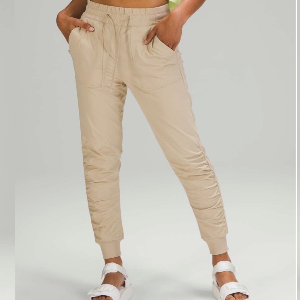 lululemon Beyond the Studio 7/8 Jogger - Size 4